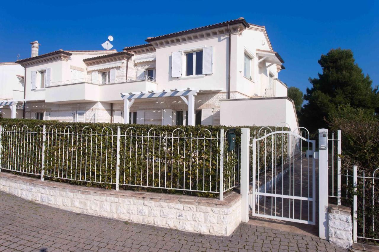 S018 - Sirolo, Nuovissimo Trilocale In Pietra Con Giardino Dx Lägenhet Exteriör bild